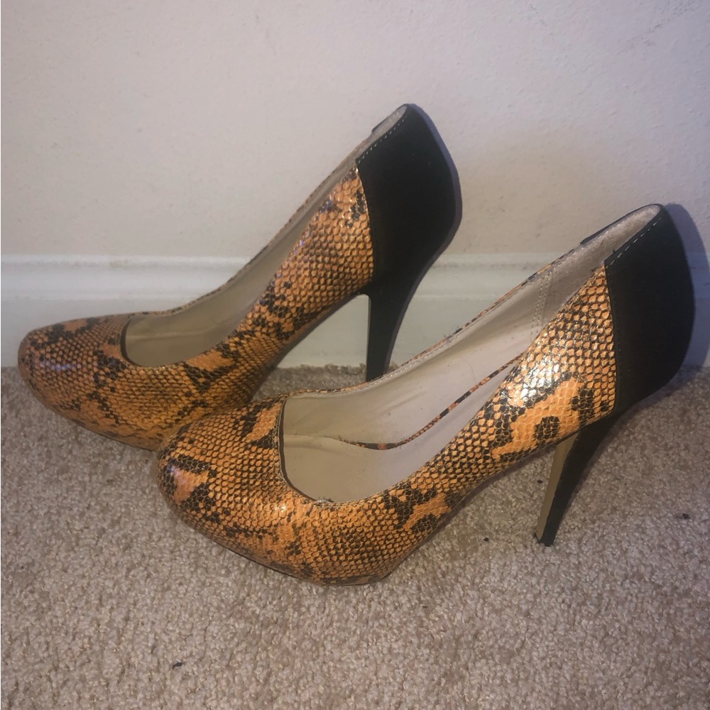Leather Black & Yellow Reptile Print Closed Toe Heels (w/ Black Suede Heel)